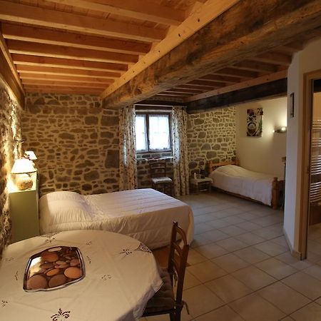 Ferme Cidricole Hugues Desfrieches Bed & Breakfast Sainte-Marguerite-de-Carrouges Room photo