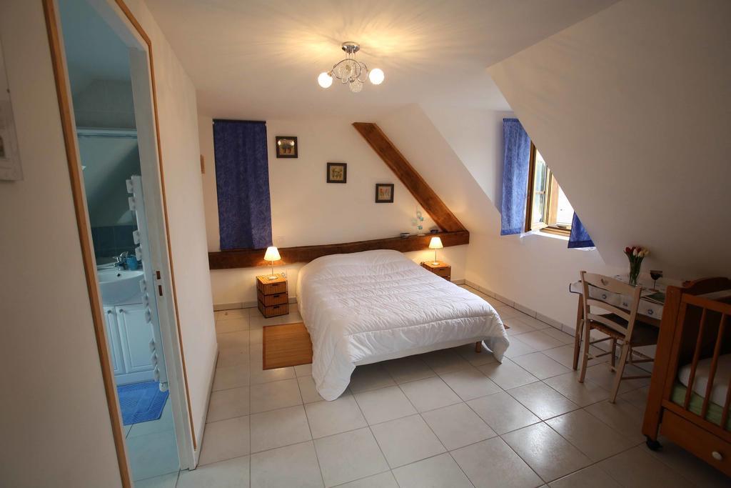 Ferme Cidricole Hugues Desfrieches Bed & Breakfast Sainte-Marguerite-de-Carrouges Room photo